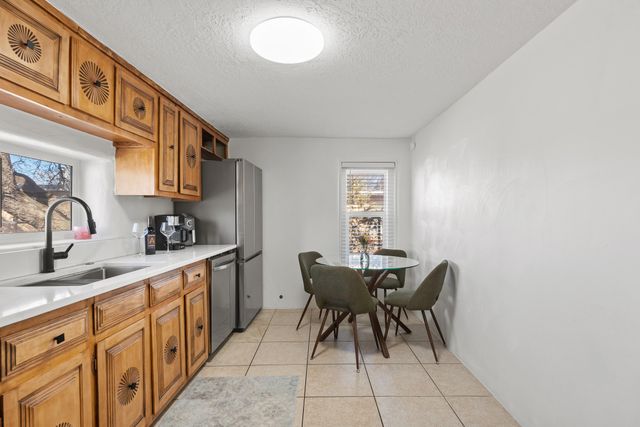720 Camino Santa Ana, Santa Fe, NM 87505