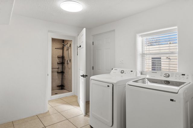 720 Camino Santa Ana, Santa Fe, NM 87505