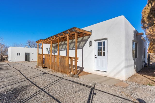 720 Camino Santa Ana, Santa Fe, NM 87505