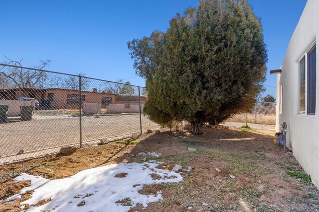 720 Camino Santa Ana, Santa Fe, NM 87505