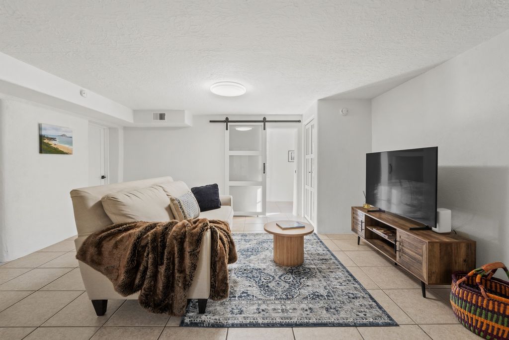 720 Camino Santa Ana, Santa Fe, NM 87505