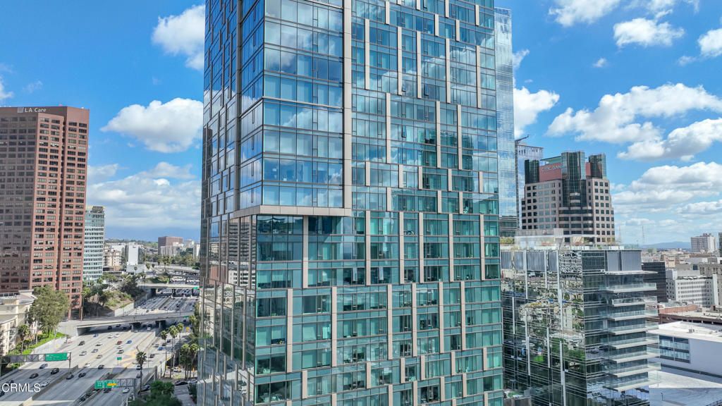 889 Francisco Street 802, Los Angeles, CA 90017 — photo 2