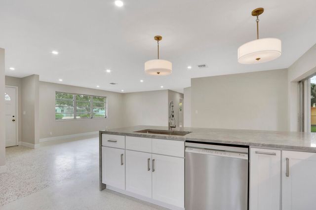 732 Pelican Way, North Palm Beach, FL 33408