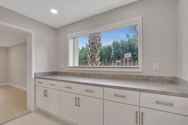 732 Pelican Way, North Palm Beach, FL 33408