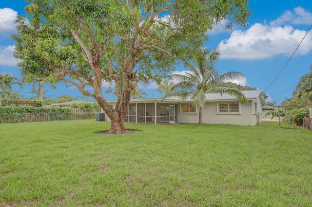 732 Pelican Way, North Palm Beach, FL 33408