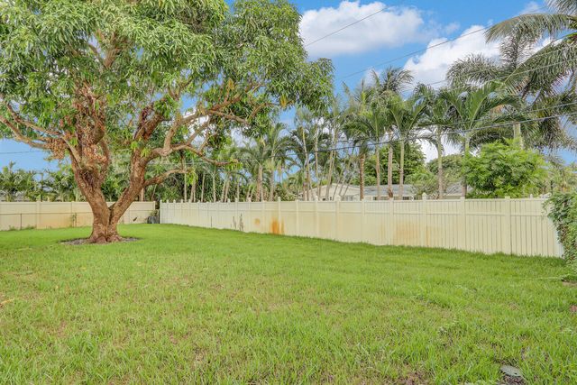 732 Pelican Way, North Palm Beach, FL 33408