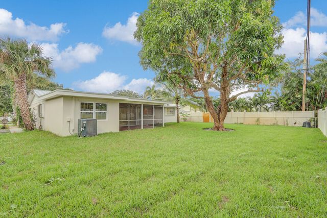 732 Pelican Way, North Palm Beach, FL 33408