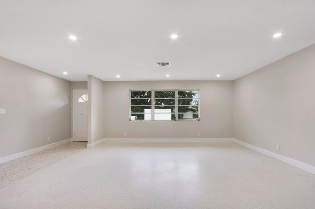 732 Pelican Way, North Palm Beach, FL 33408