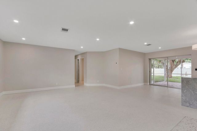 732 Pelican Way, North Palm Beach, FL 33408