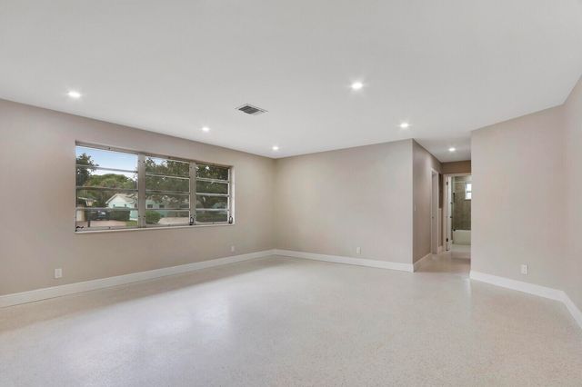 732 Pelican Way, North Palm Beach, FL 33408