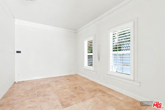 570 S Van Ness Avenue, Los Angeles, CA 90020