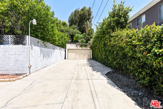 570 S Van Ness Avenue, Los Angeles, CA 90020