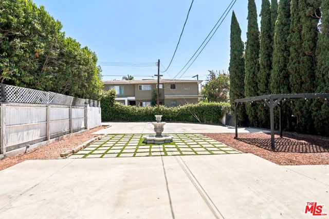 570 S Van Ness Avenue, Los Angeles, CA 90020