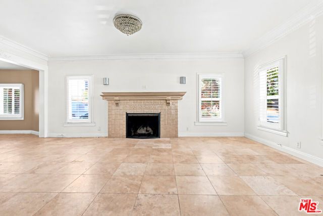 570 S Van Ness Avenue, Los Angeles, CA 90020