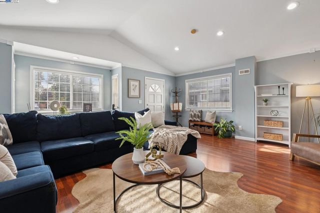 1815 102Nd Ave, Oakland, CA 94603