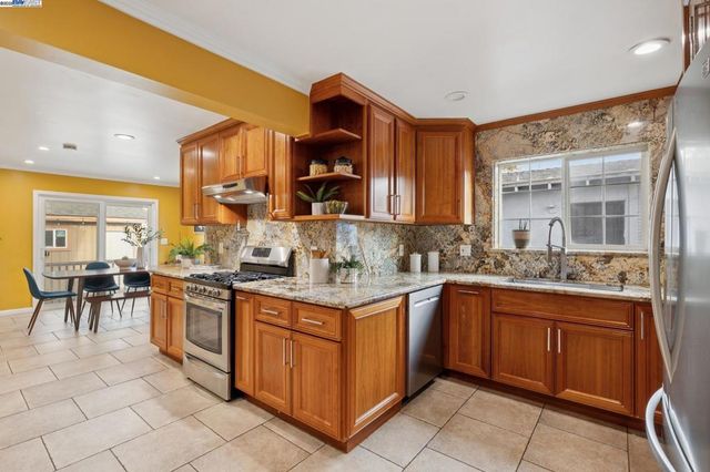 1815 102Nd Ave, Oakland, CA 94603