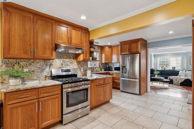 1815 102Nd Ave, Oakland, CA 94603