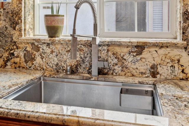 1815 102Nd Ave, Oakland, CA 94603