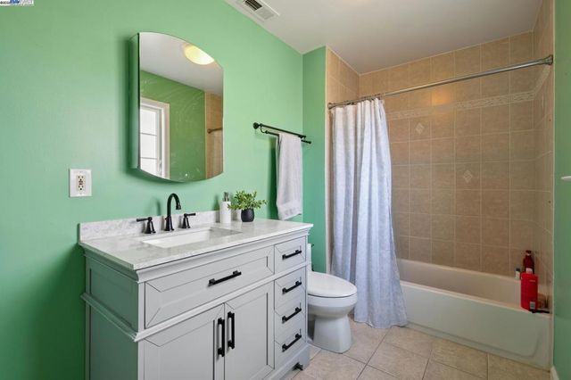 1815 102Nd Ave, Oakland, CA 94603