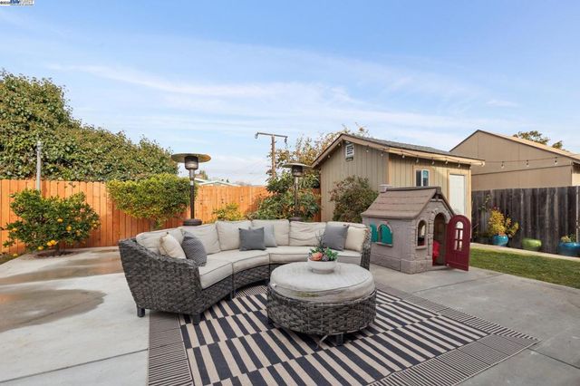 1815 102Nd Ave, Oakland, CA 94603