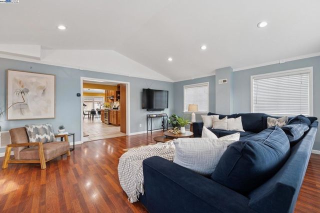 1815 102Nd Ave, Oakland, CA 94603