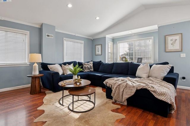 1815 102Nd Ave, Oakland, CA 94603