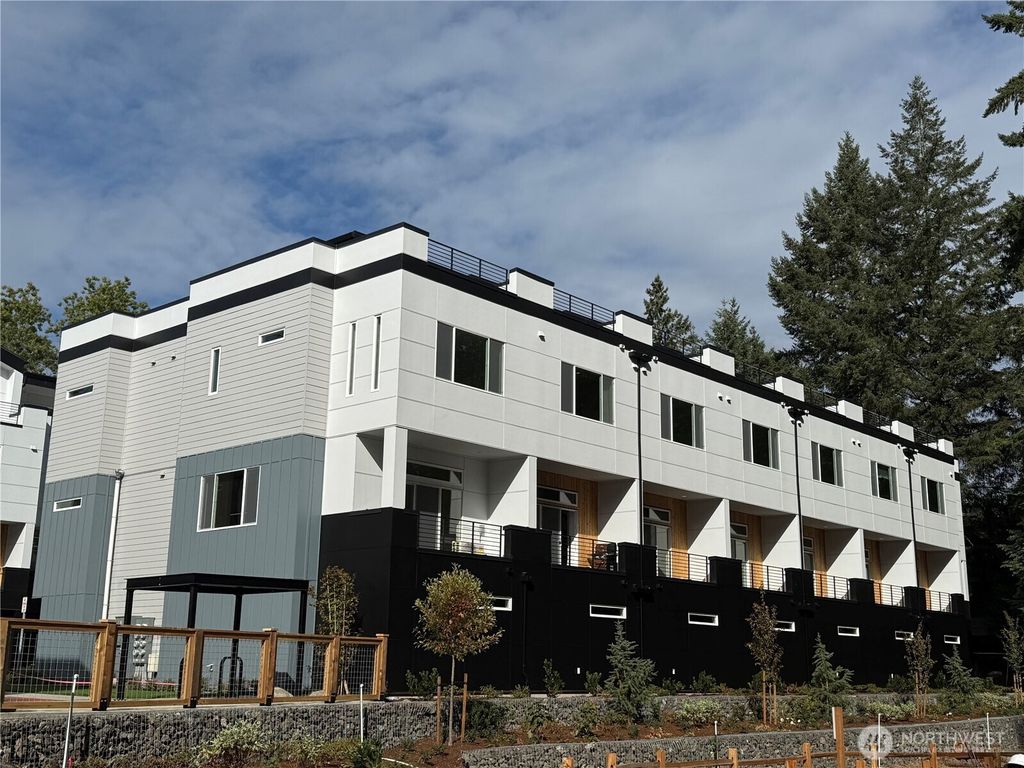 1175 129th Court NE, Bellevue, WA 98005