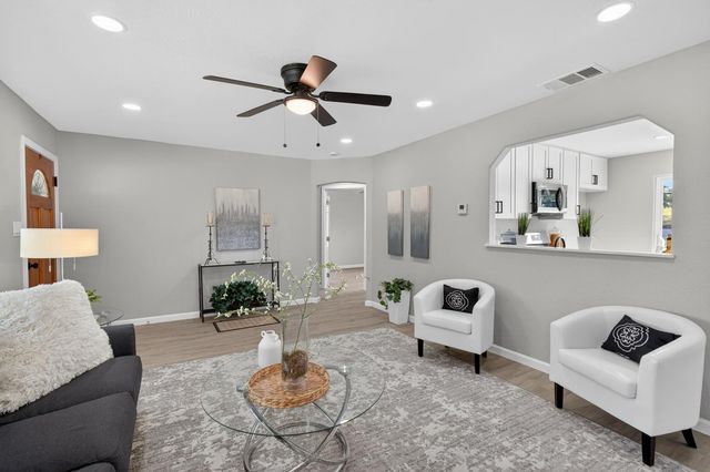 1548 Sterling St, Sacramento, CA 95822