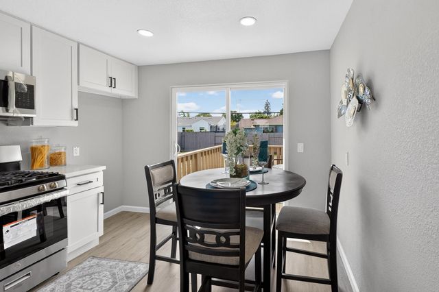 1548 Sterling St, Sacramento, CA 95822