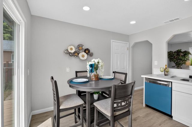 1548 Sterling St, Sacramento, CA 95822