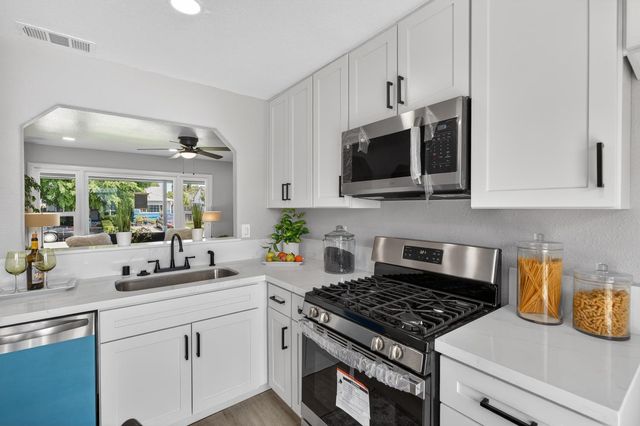 1548 Sterling St, Sacramento, CA 95822