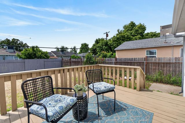 1548 Sterling St, Sacramento, CA 95822