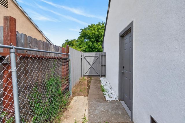 1548 Sterling St, Sacramento, CA 95822