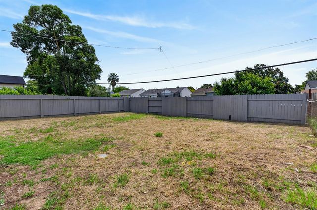 1548 Sterling St, Sacramento, CA 95822