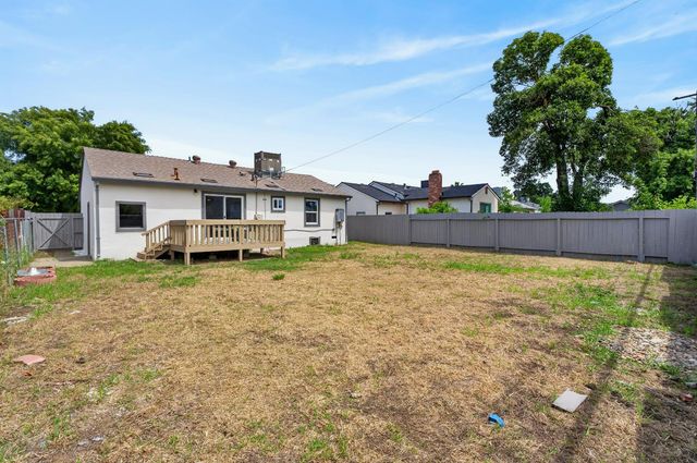 1548 Sterling St, Sacramento, CA 95822