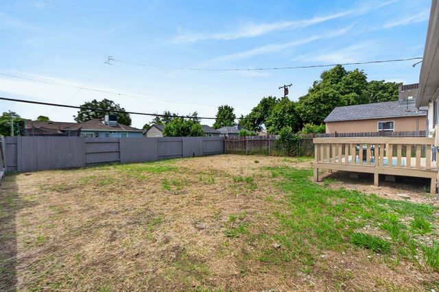 1548 Sterling St, Sacramento, CA 95822