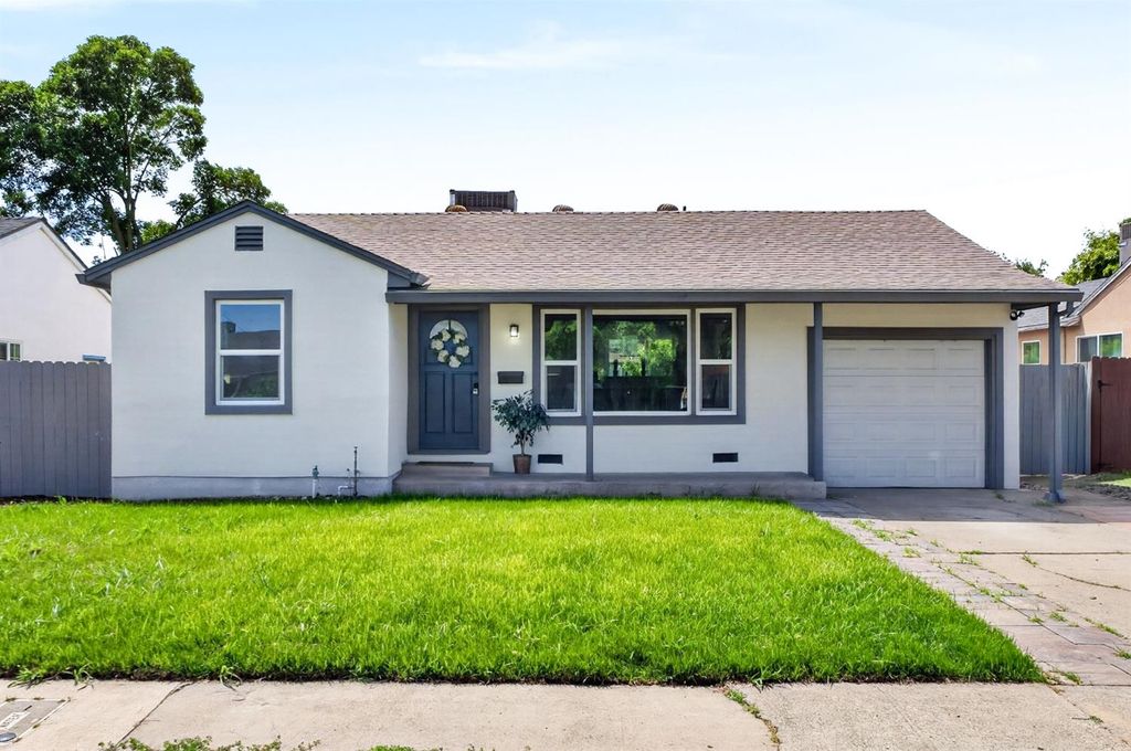 1548 Sterling St, Sacramento, CA 95822