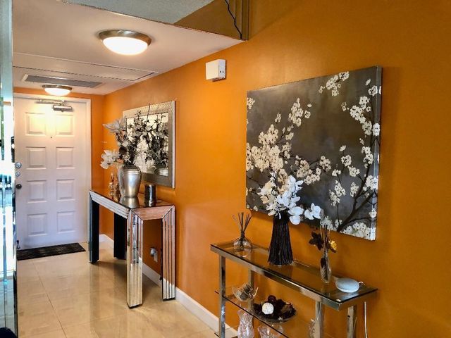 800 Cypress Grove Drive 204, Pompano Beach, FL 33069