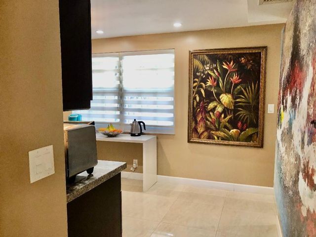 800 Cypress Grove Drive 204, Pompano Beach, FL 33069