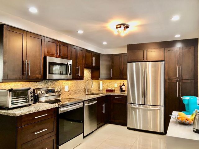 800 Cypress Grove Drive 204, Pompano Beach, FL 33069