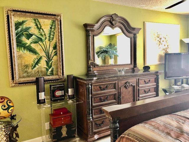 800 Cypress Grove Drive 204, Pompano Beach, FL 33069