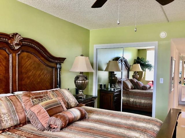 800 Cypress Grove Drive 204, Pompano Beach, FL 33069