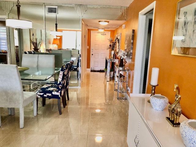 800 Cypress Grove Drive 204, Pompano Beach, FL 33069