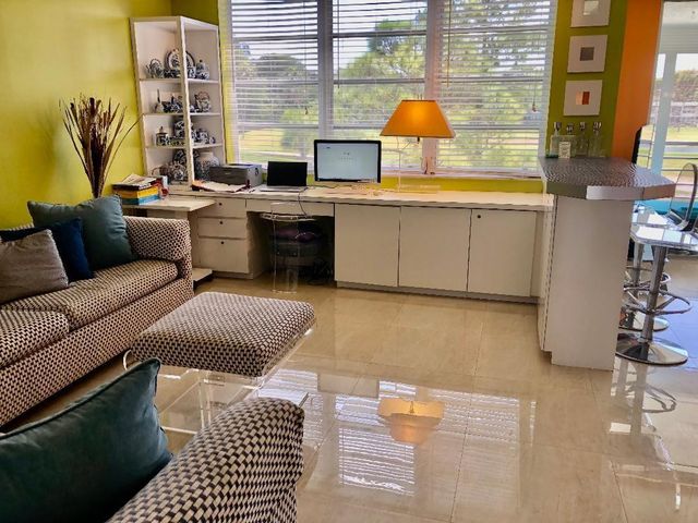 800 Cypress Grove Drive 204, Pompano Beach, FL 33069