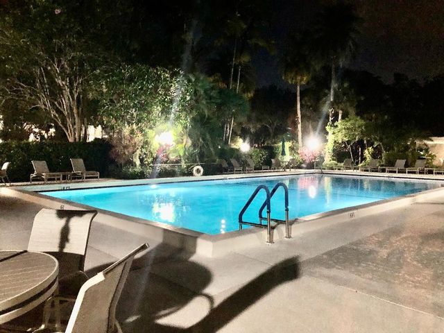 800 Cypress Grove Drive 204, Pompano Beach, FL 33069