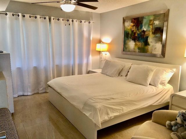 800 Cypress Grove Drive 204, Pompano Beach, FL 33069