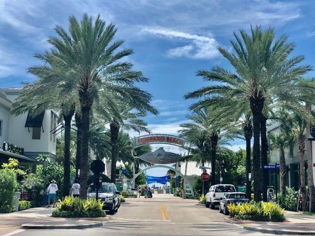 800 Cypress Grove Drive 204, Pompano Beach, FL 33069