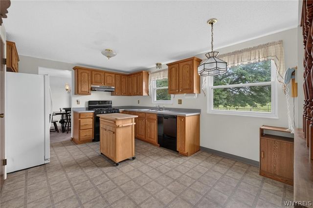 29 Woodgate Drive, Cheektowaga, NY 14227