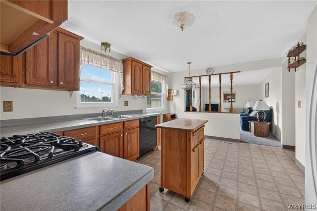 29 Woodgate Drive, Cheektowaga, NY 14227