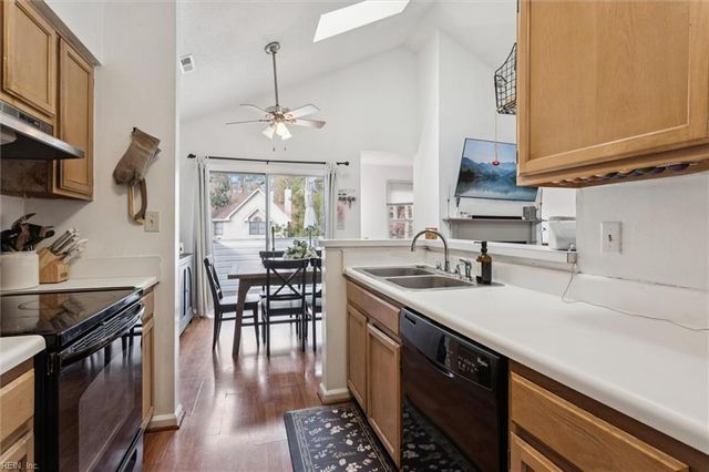 24 Tamarisk Quay Apt I, Hampton, VA 23666